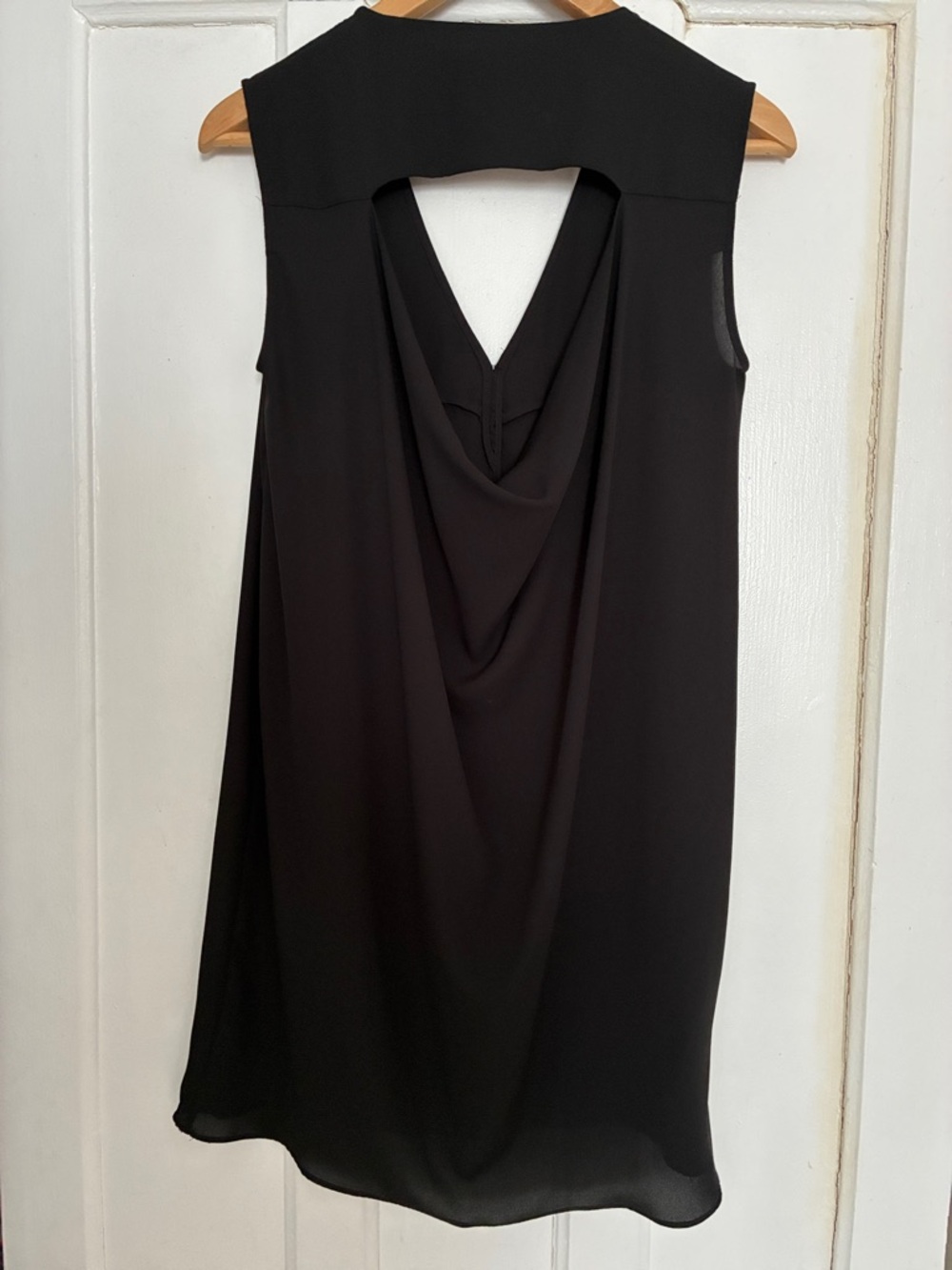 BCBGMaxAzria Black Sleeveless V‑Neck Ruffle Shift Dress/Tunic - Picture 3 of 3